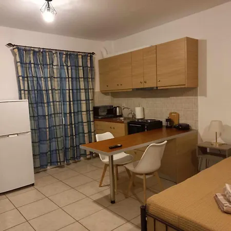 Sophie's Sunny Spot 3 Apartament Yefira