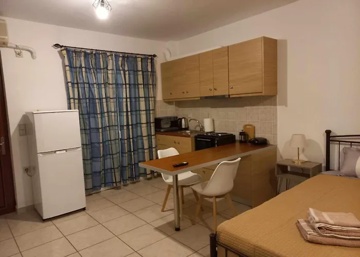 Sophie's Sunny Spot 3 Apartamento Yefira